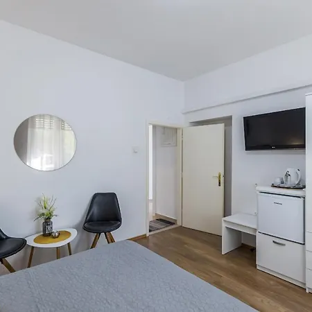 Anna Pensjonat Mlini