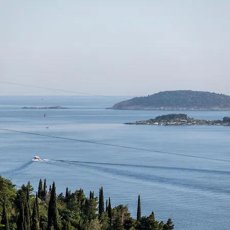 Anna 4*