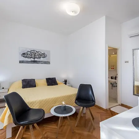 Anna Guest house *